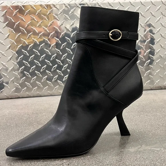 NWOB $169 Karl Lagerfeld “Karly” Heeled Ankle Boots - Picture 3 of 7